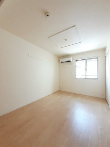 エフォートレス　八万の内装