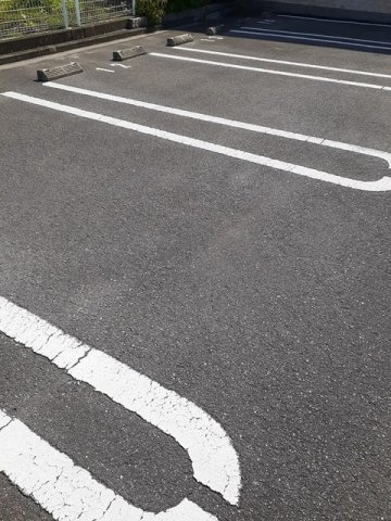 グラン・ソレイユの駐車場