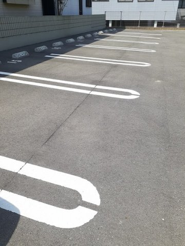 アンジュールＢの駐車場