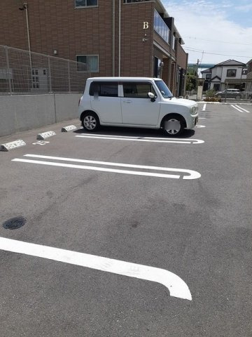 ボヌールメゾンＢの駐車場