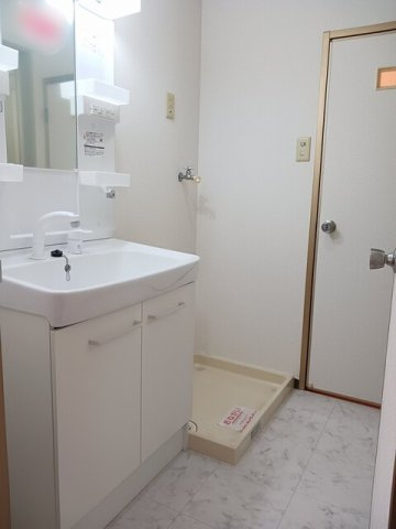 クレセントの洗面所