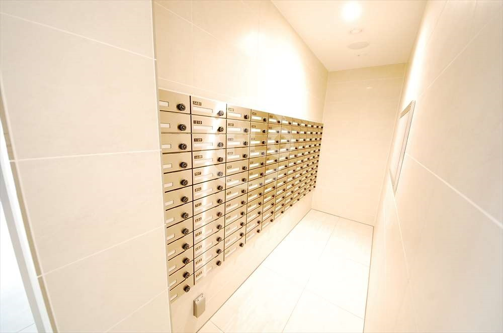 レオンコンフォート難波サウスゲートのその他共用部分|レオンコンフォート難波サウスゲート　メールＢＯＸ