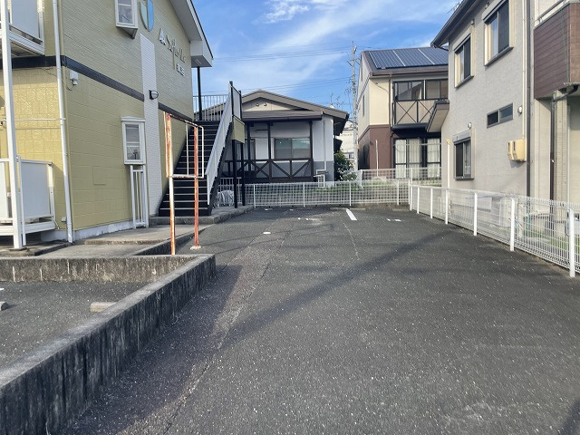 Surplus　One御油の駐車場