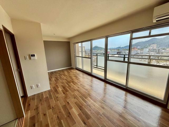 シルトクレーテ青山の居間・リビング