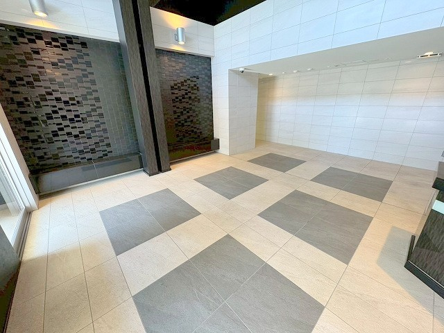 エステムコート新大阪XIVアイシーのエントランス