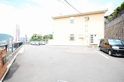 【駐車場】 | エテルノカーサ門司港 | 駐車場があるので、車を買う予定の方も安心です