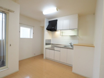 【キッチン】 | エテルノカーサ門司港 | コンパクトなキッチンで掃除もラクラク