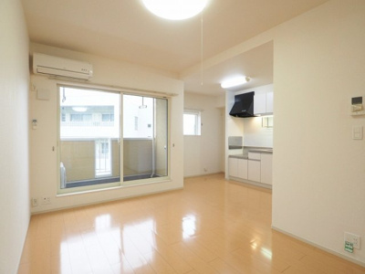 【居間・リビング】 | エテルノカーサ門司港 | ゆったりとした居間です