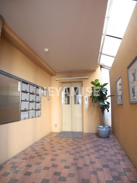 コリーナ島のエントランス|※同間取りの別の階のお部屋の画像です※現況を優先します