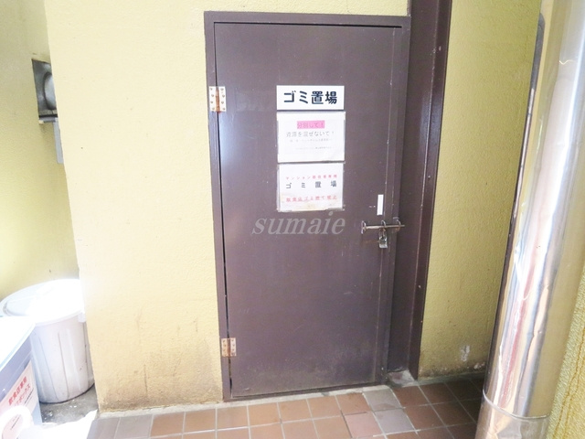 ライオンズマンション駒込駅前のその他共用部分|嬉しい敷地内ゴミ置き場です☆