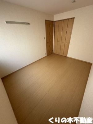 【洋室】 | グリーンコート | 落ち着いた色調の洋室です