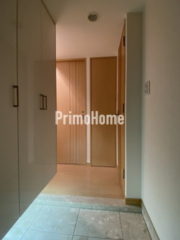 カスタリア人形町の玄関