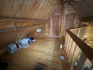 【その他】 | 【商談中】重厚感のあるログハウス | ２階の踊り場