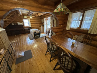 【居間・リビング】 | 【商談中】重厚感のあるログハウス