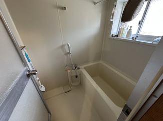 【浴室】 | 【商談中】重厚感のあるログハウス