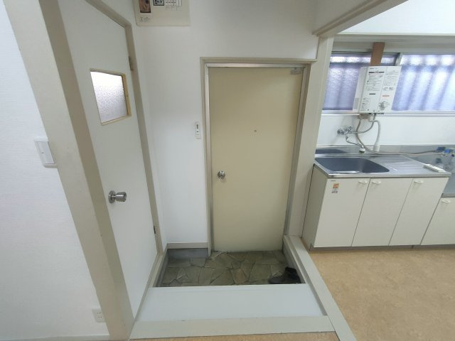 東海第6ハウスの玄関