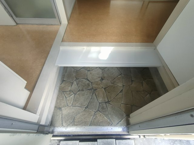 東海第6ハウスの玄関