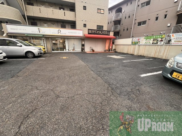 レガーロ・シノギの駐車場