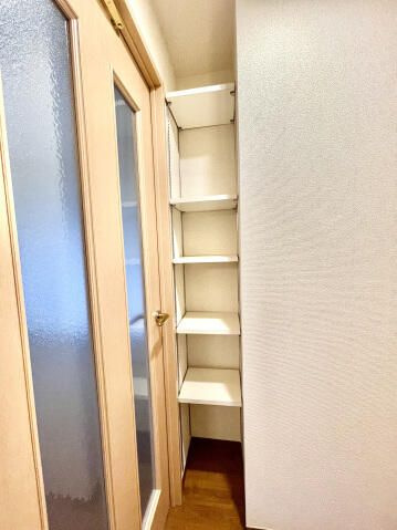 スカイコート新宿曙橋第２の収納