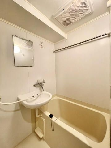 スカイコート新宿曙橋第２の浴室