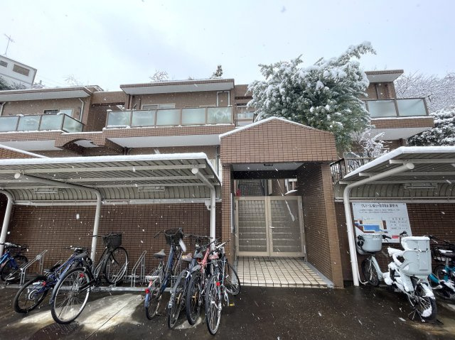 月見台は、時として雪見台にもなる。実質５部屋と言ってもイイんじゃない？な、【クレドール保土ケ谷月見台】リノベーションの外観|外はこのようになっています