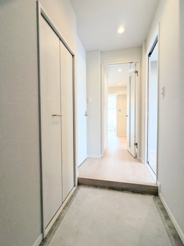 東陽町コーポラスの玄関|～収納付き玄関写真～