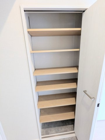東陽町コーポラスの収納|～玄関収納 写真～