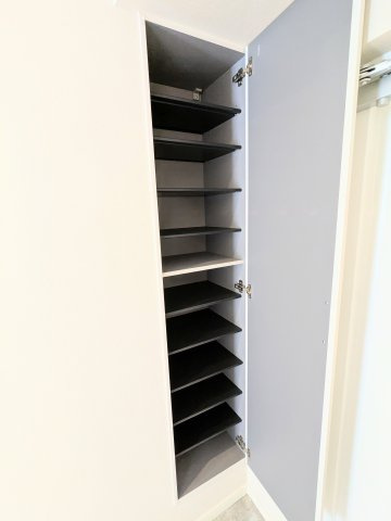 東陽町コーポラスの収納|～玄関収納 写真～