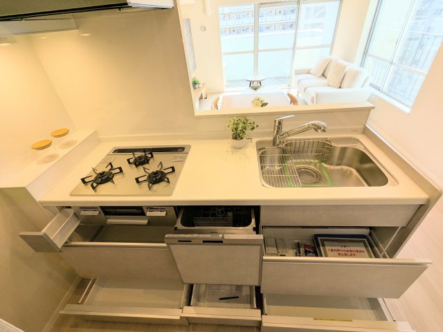 東陽町コーポラスのキッチン|～食器洗浄乾燥機付のキッチン写真～