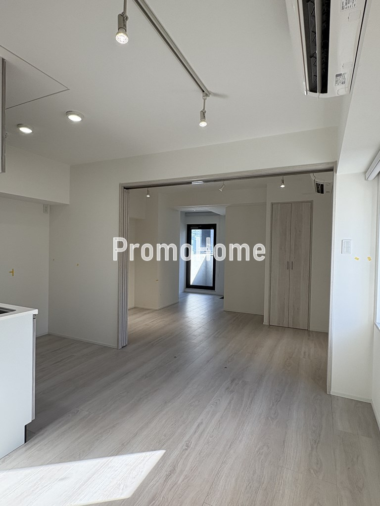 ルニ神田の居間・リビング