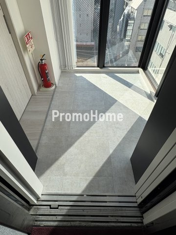 ルニ神田の玄関