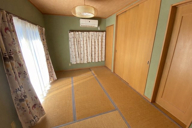 富里市根木名　中古戸建の玄関