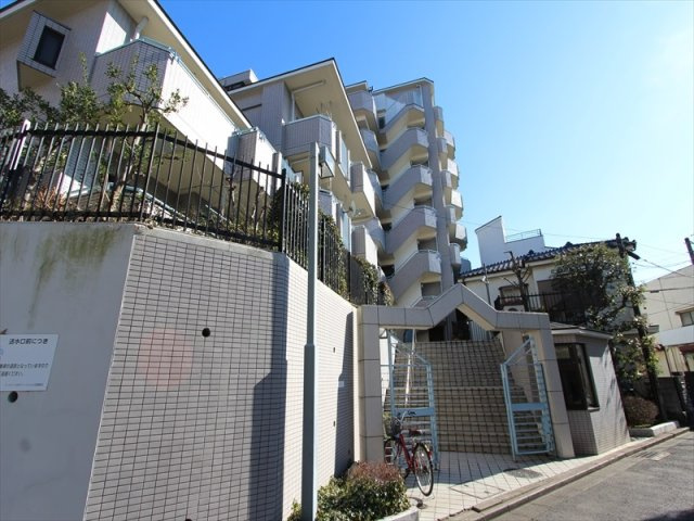 【外観】 | ザステイツ志木アーバンヒルズ　(丸井志木店) | リフォーム済みのきれいな室内。スーパー至近で暮らしやすい立地