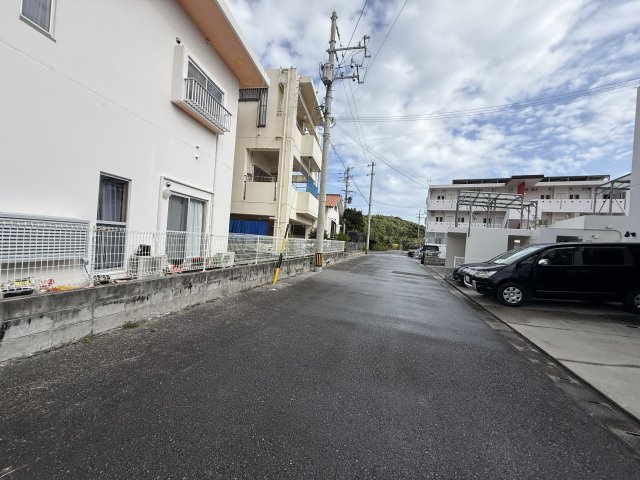 北中城村美崎RC戸建の駐車場