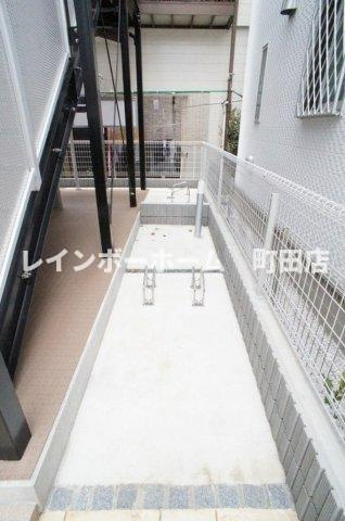 リブリ・相模大野Ⅲ※初期費用分割あと払いサービス利用可能物件の駐車場