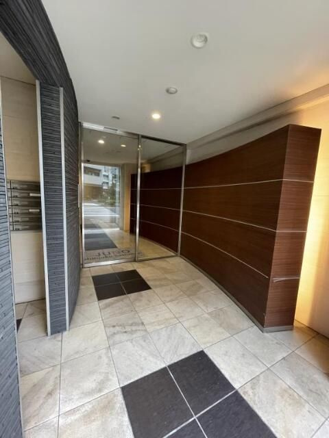 ユーノ　新宿柏木のエントランス