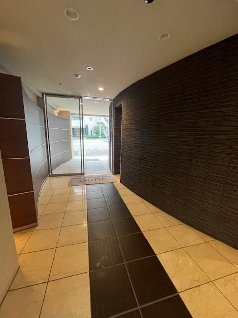 ユーノ　新宿柏木のエントランス