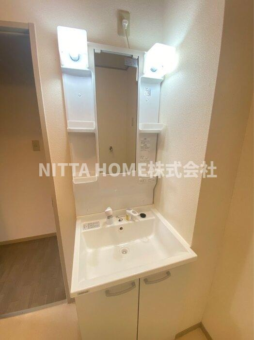 グランシャリオ　B棟の洗面所|便利な独立洗面化粧台あり☆彡