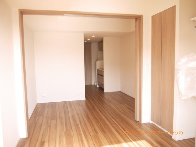 【洋室】 | ルフォンリブレ赤羽 | 暖かいひだまりを全身で感じ取れる室内。