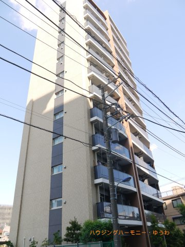 【外観】 | ルフォンリブレ赤羽 | 穏やかな風と陽光を導き、プライバシーに配慮された設計プランを採用し、居住性を一段と心地よいものにしています。