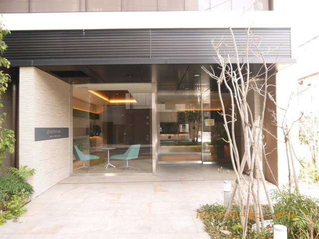【エントランス】 | ルフォンリブレ赤羽 | 清廉とされたエントランスになっています。