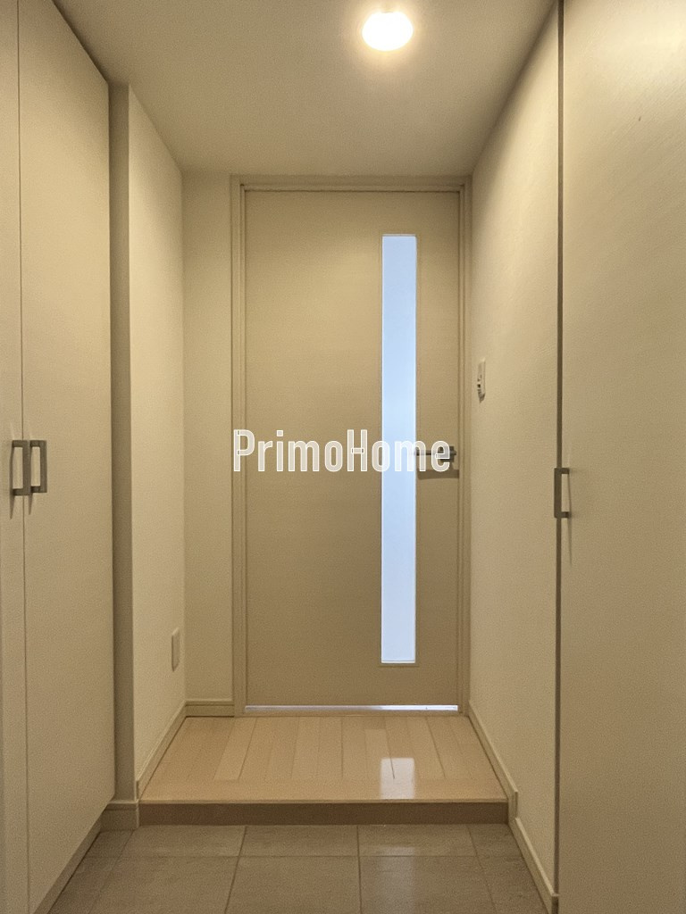 コンフォリア上野広小路の玄関