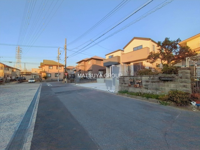 【前面道路含む現地写真】の画像