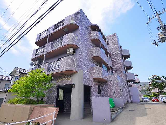 バンベール生駒の外観|きれいな外観です