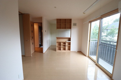 【居間・リビング】 | マサーレ・オガワ B棟 | リビングルーム １２．５帖