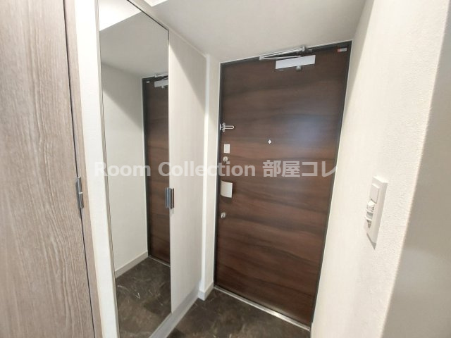 プレサンス太閤通ファシールの玄関|※同物件他部屋写真
反転の場合有