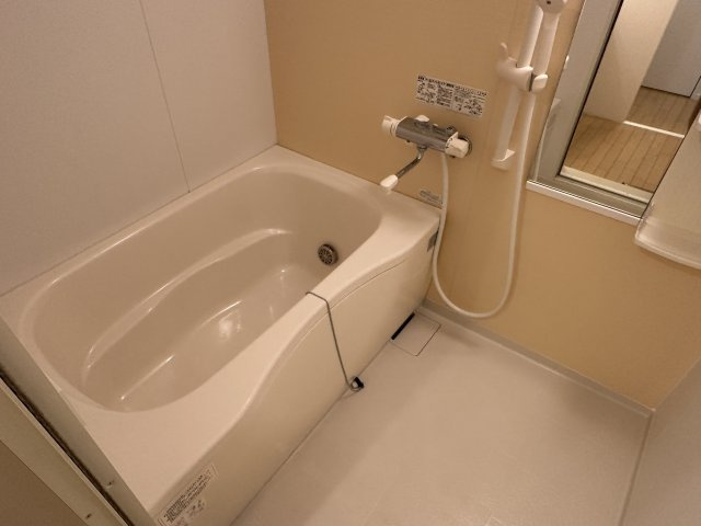 ガーデン欅　南棟の浴室|同建物別室参考写真