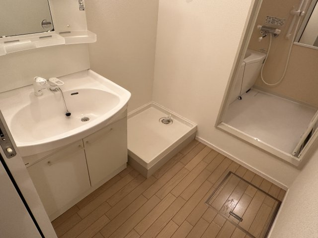 ガーデン欅　南棟の洗面所|同建物別室参考写真