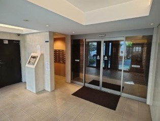【セキュリティ】 | エスティメゾン新中野 | モニター付きオートロックで防犯面も安心です！