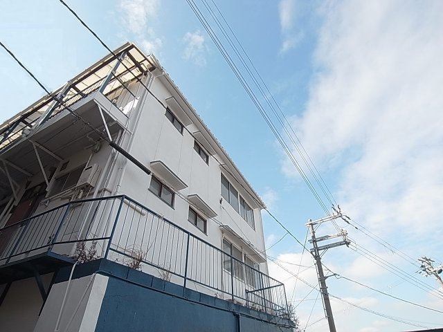 CoCoハイツの外観|閑静な住環境のリフォーム済みアパート